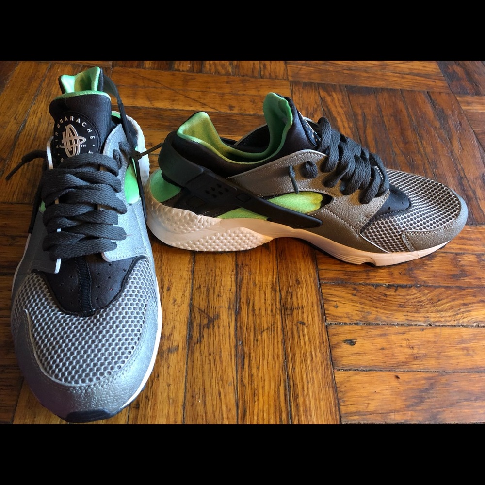 Nike Air Huarache - size 10.5